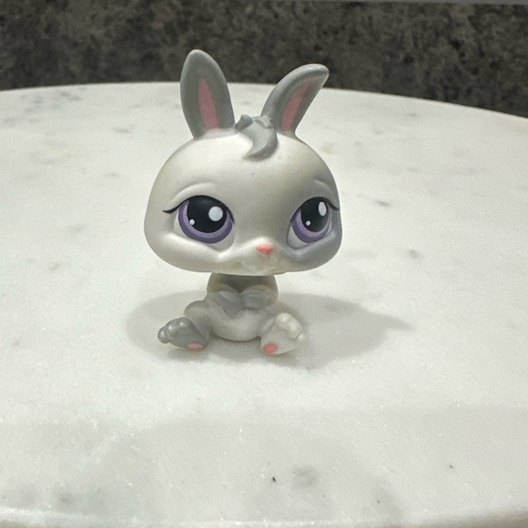 LPS #215 Bunny Rabbit Gray 2006 Authentic Toy Hasbro Collector Littlest Pet Shop - Picture 1 of 5